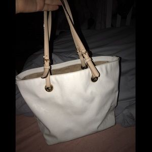 Gorgeous Michael Kors White Bag